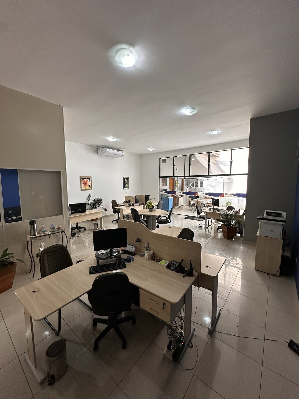 Ambiente de trabalho colaborativo do escritório Ideia Contábil